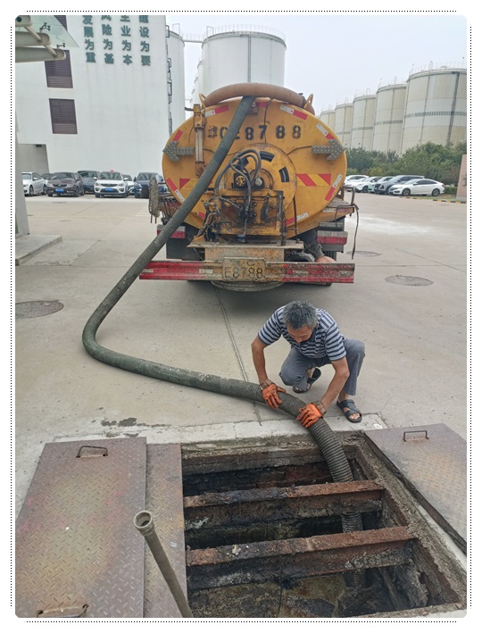 仲巴隔油池清掏